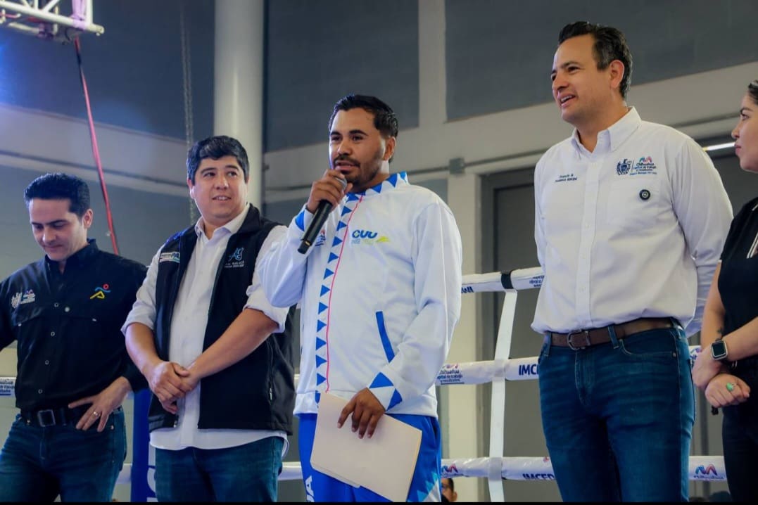 Gracias al Municipio, entrenador de box aleja a niños de las calles con “Gimnasio Santa Cecilia”
