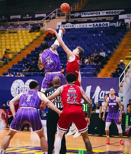 Divide Dorados contra Diablos
