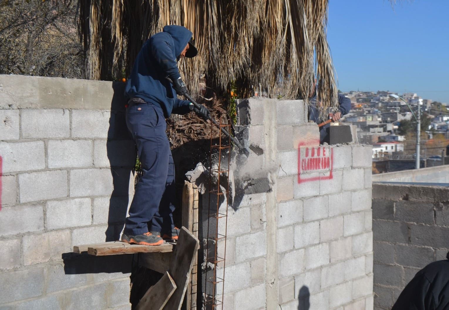 Exhorta Desarrollo Urbano Municipal a sacar permisos para levantar bardas o remodelación