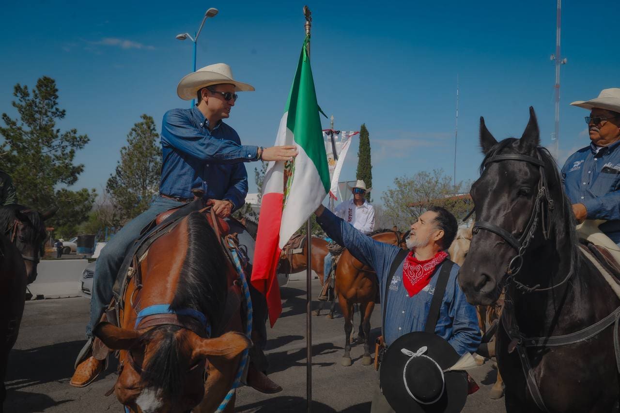 Recibe Bonilla a la Cabalgata Villista en Sacramento