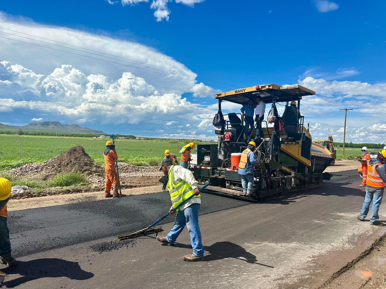 Inician rehabilitación de carretera Meoqui-Rosales-Presa Francisco I. Madero