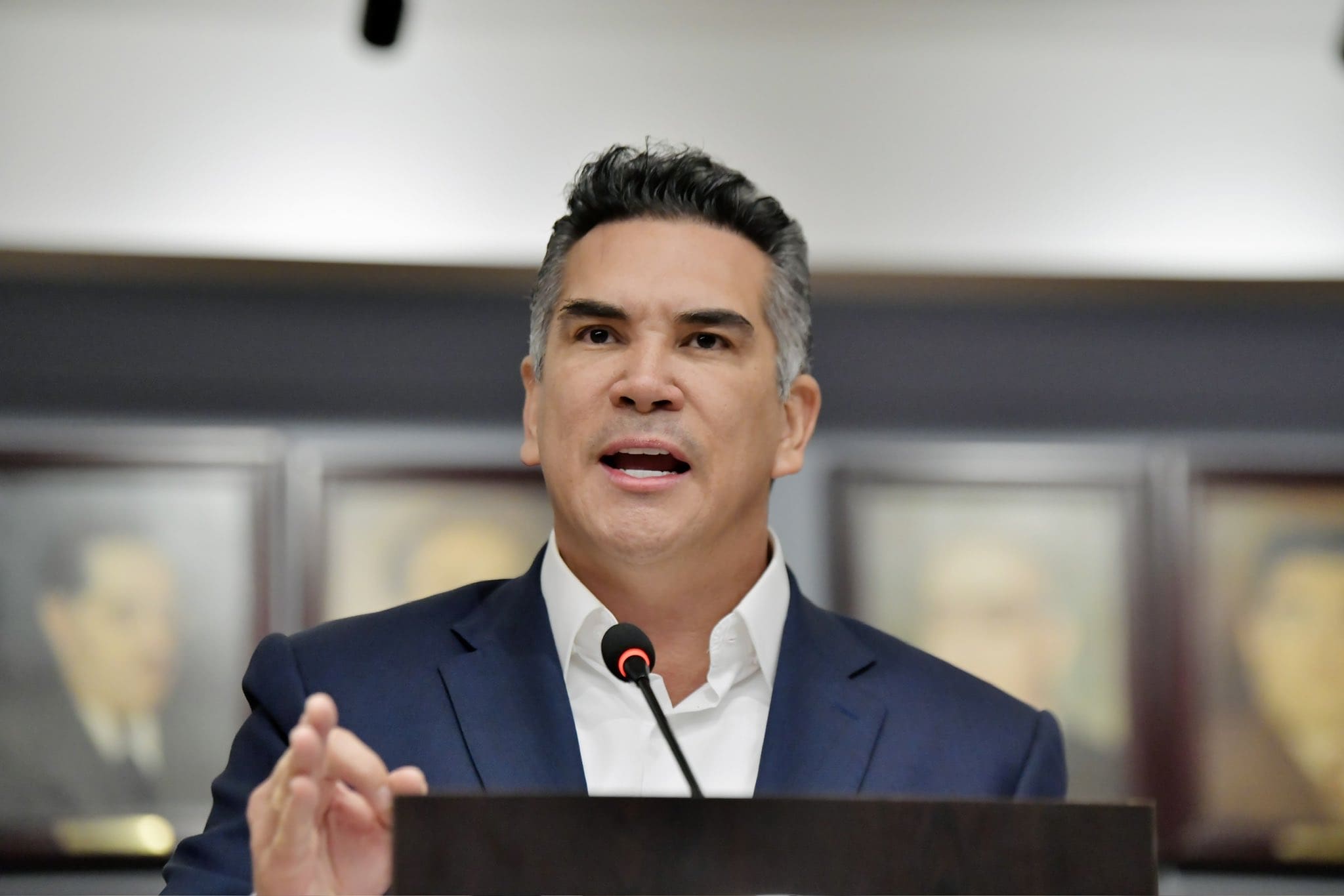 Denuncia Alito ante la FGR a Fernandez Noroña