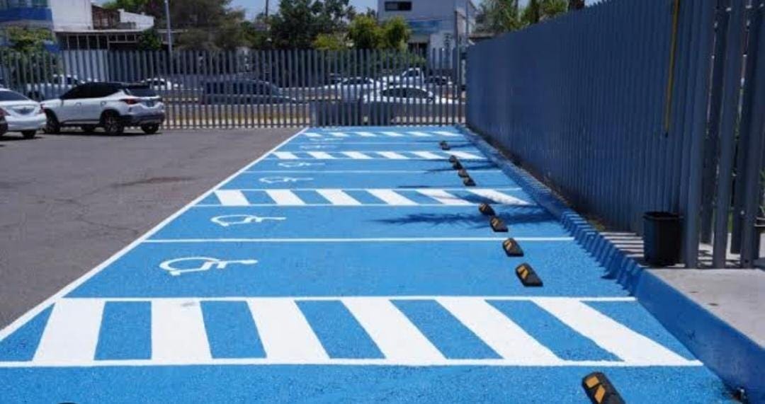 Cajones azules en el centro, prioridad pintarlos