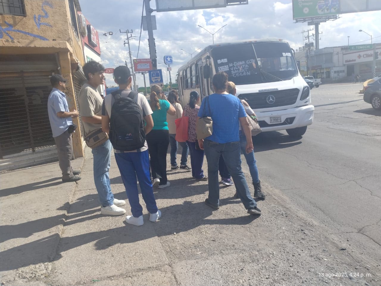 Se quejan usuarios de la Ruta Nombre de Dios Ojo, tarda en pasar