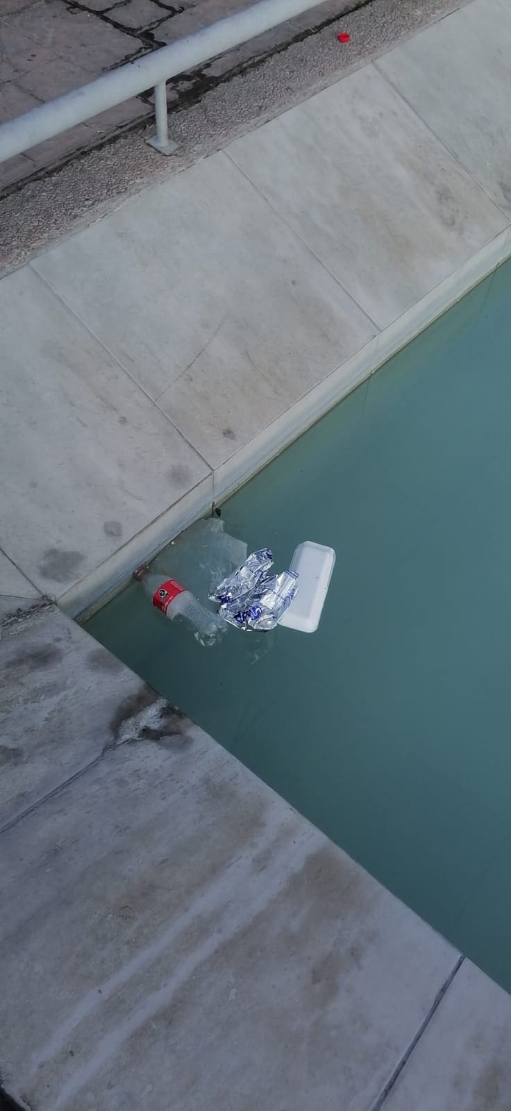 Piden mas botes de basura en las Fuentes Danzarinas