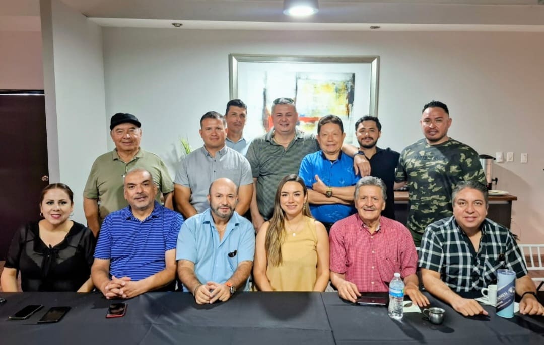 Se reúnen directivos de Cedipol con cronistas «Pancho Cano «