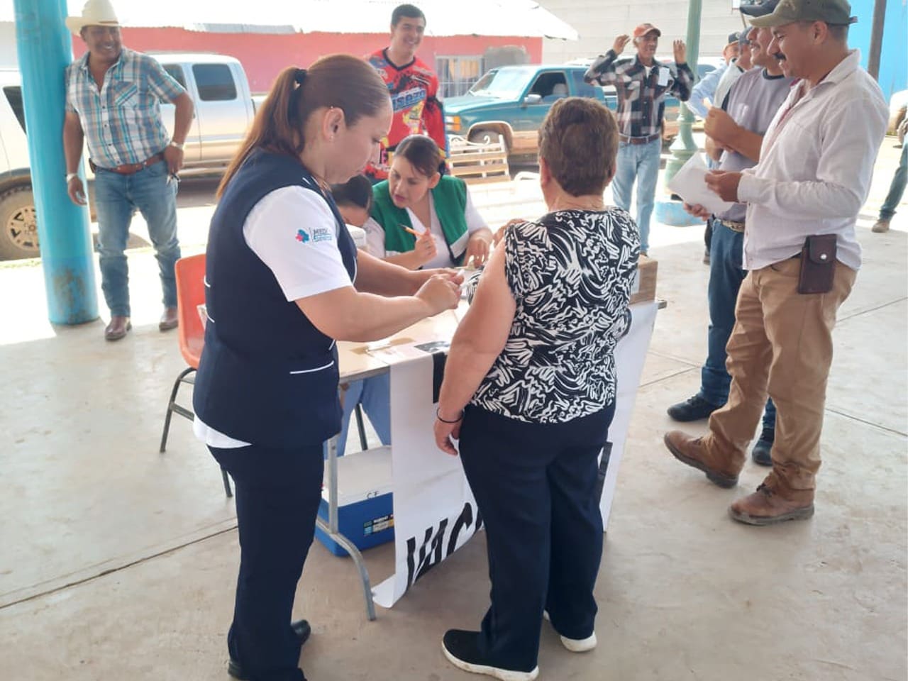 Estado vacuna a 5 municipios más en la Sierra Tarahumara 