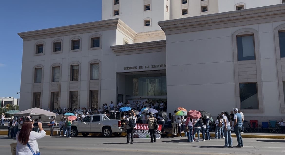 Tendrá secretario de Educación segunda reunión con docentes tras protesta