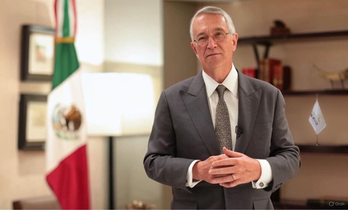 Salinas Pliego exhibe en recibos de nómina cuánto quita el gobierno a sus trabajadores
