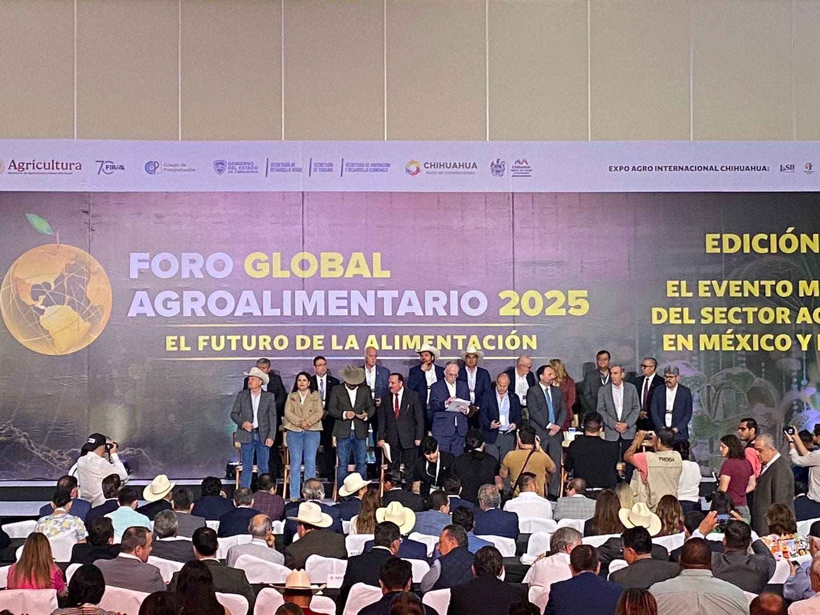 Foro Global Agroalimentario 2025: Exigen reapertura de frontera tras contener brote de gusano barrenador 