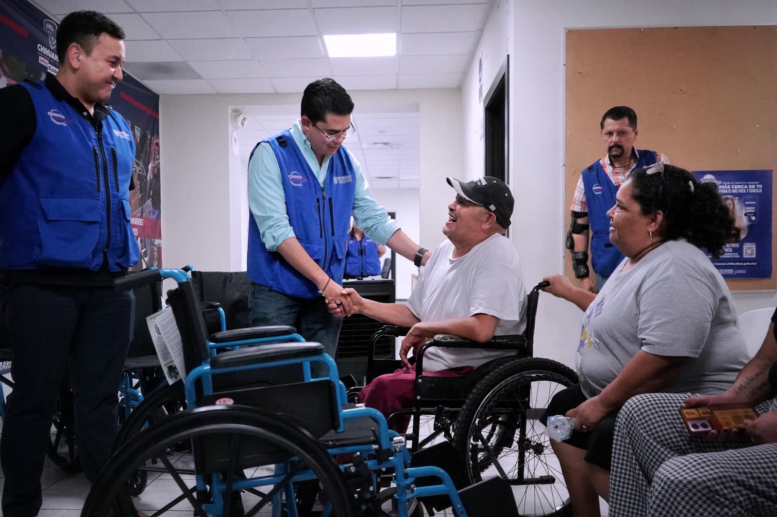Apoya Desarrollo Humano a personas con discapacidad con entrega de aparatos
