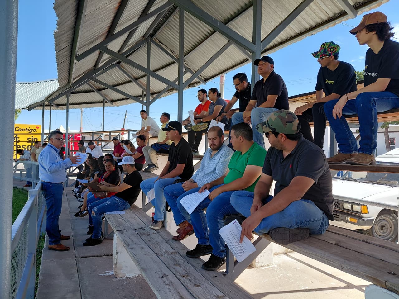Capacita Coespris a locatarios de ExpoGan en manejo seguro de alimentos