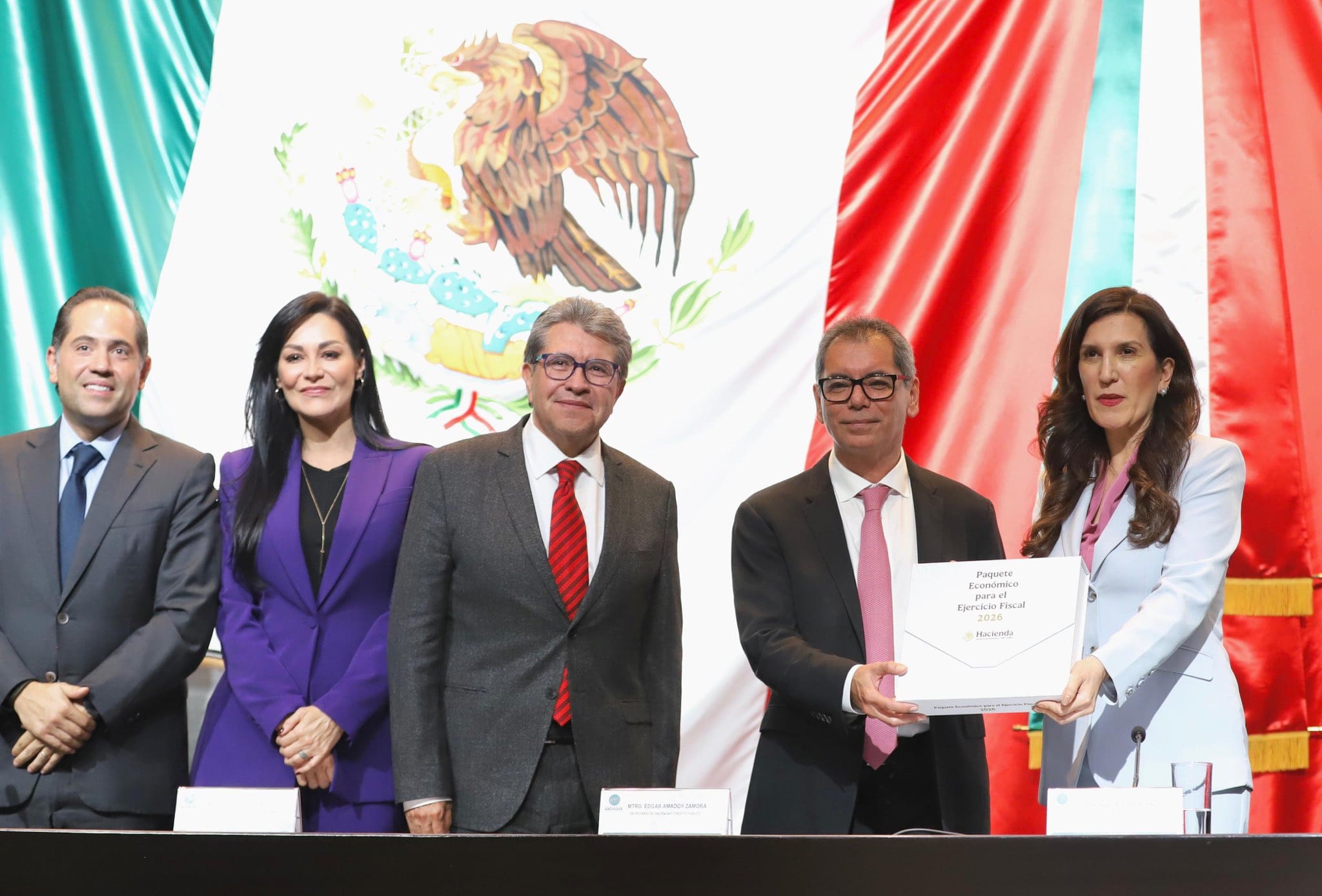 Entrega Secretario de Hacienda paquete económico 2026