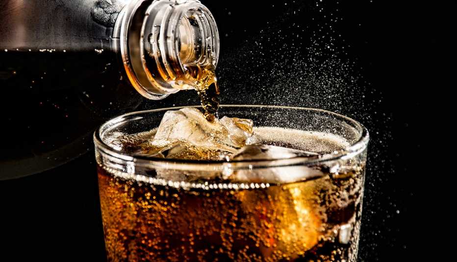¡Ahora si a dejar la Coca! ¿Que es el impuesto saludable que propone Sheinbaum?