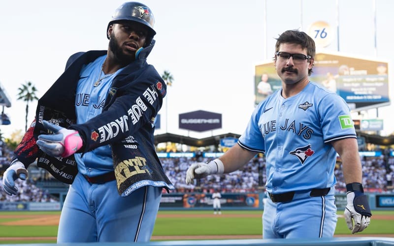 Azulejos ganan Juego 5 a Dodgers y se ponen a uno de conquistar la Serie Mundial