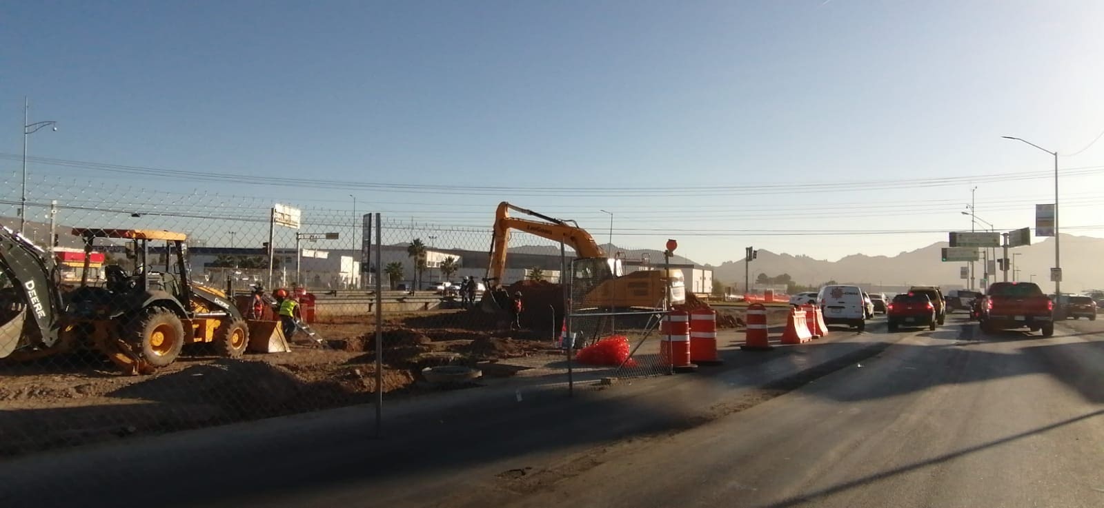 Tráfico complicado por obras y semáforos fuera de servicio al norte de la ciudad