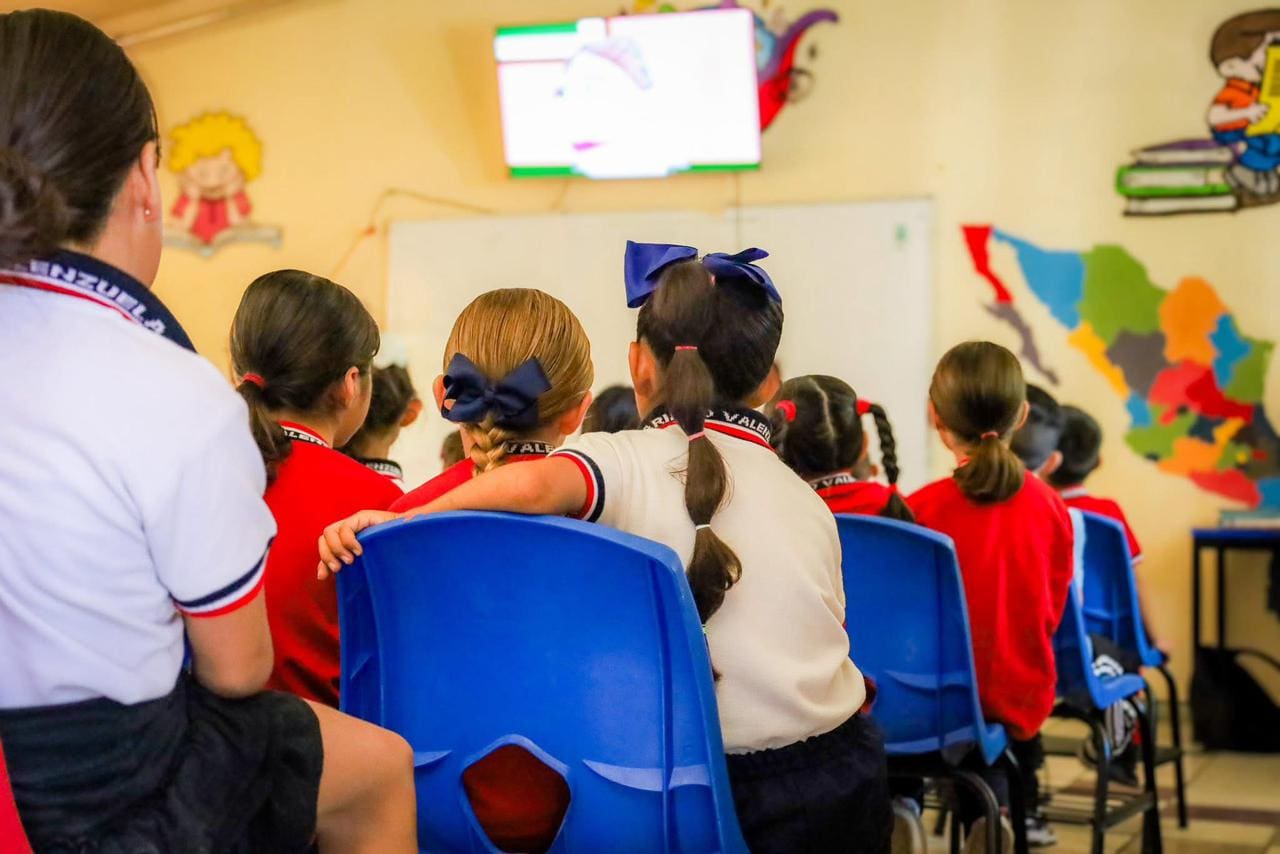 Insiste DIF a padres de familia a cuidar a menores del «grooming»
