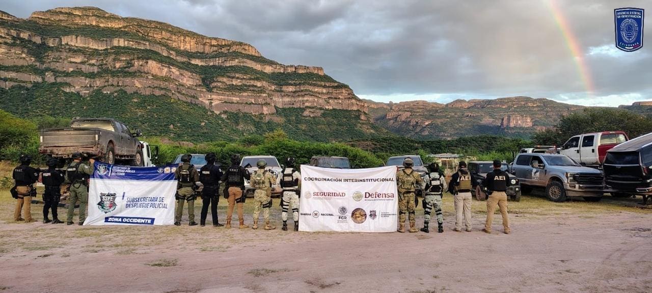 FGE asegura vehículos de grupo armado en Moris