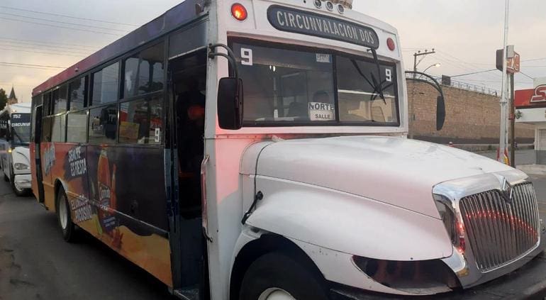 Reconoce “Güero” Lozoya fallas en el horario de rutas alimentadoras; sugiere sanciones 