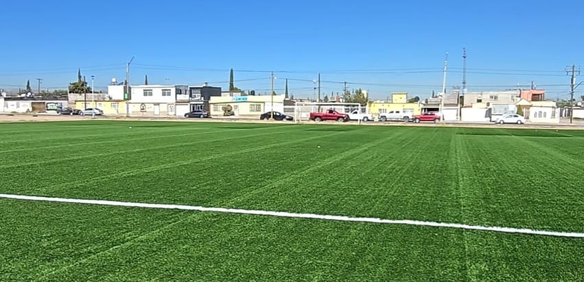 Logran vecinos de la colonia Revolución mejorar campo de fútbol con el Presupuesto Participativo