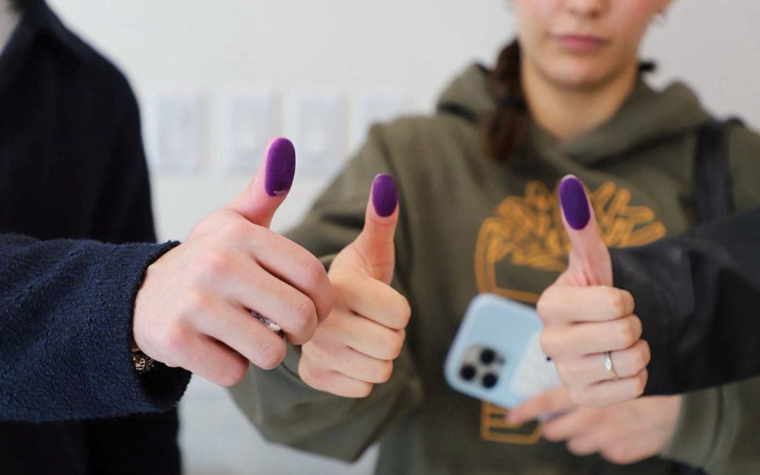 El IEE brinda apoyo con urnas electrónicas para proceso electoral estudiantil de la UACJ