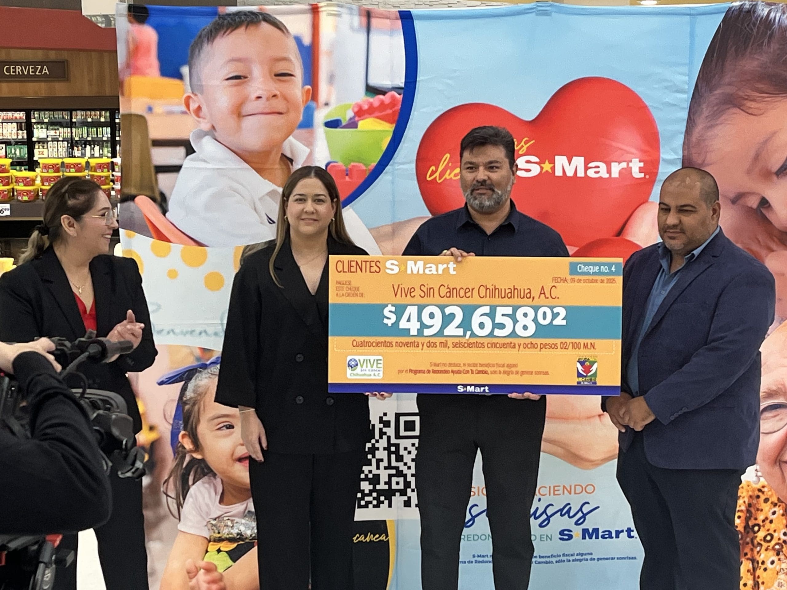 Entrega S-Mart más de 400 mil pesos a asociación Chihuahua Sin Cáncer