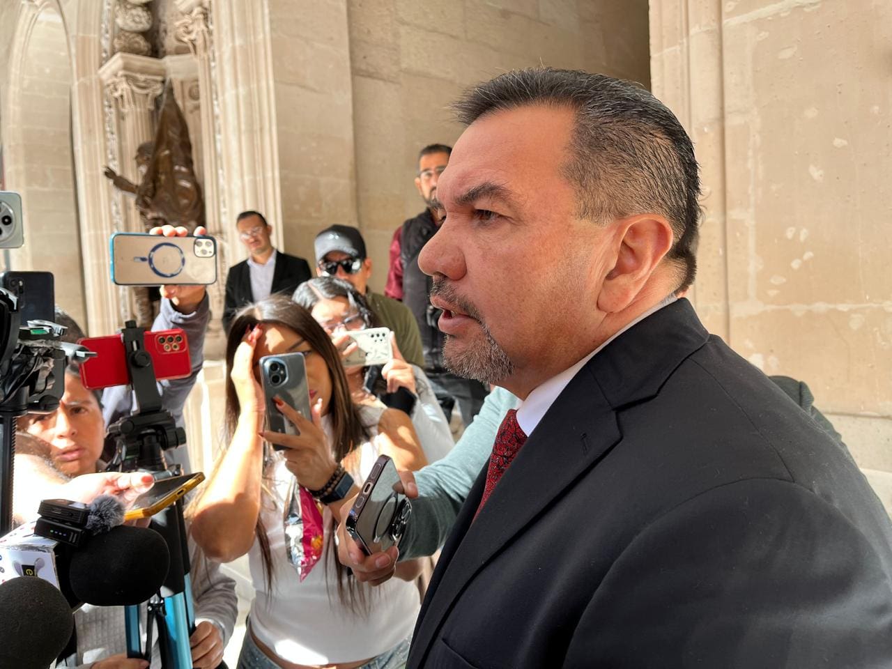 Desestima alcalde de Juárez posibles denuncias en su contra
