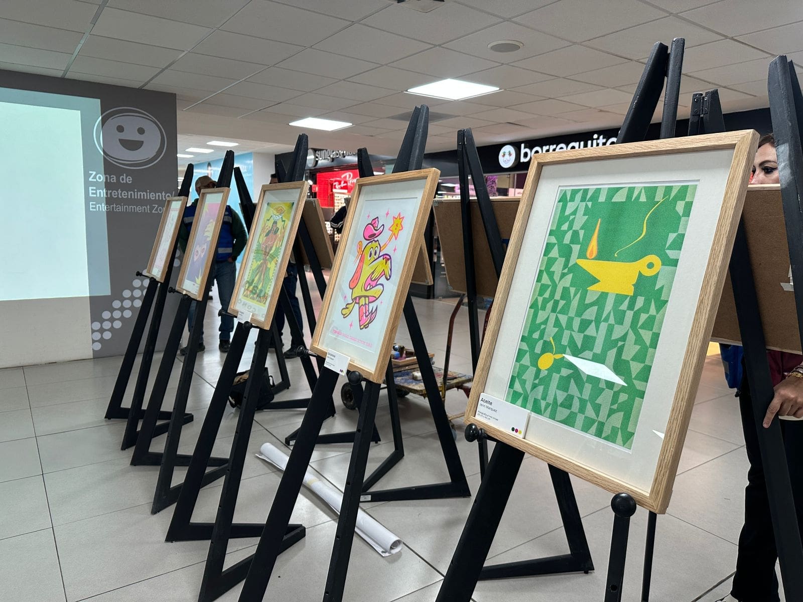 Presentan «Tres Tristes Tintas» en el Aeropuerto