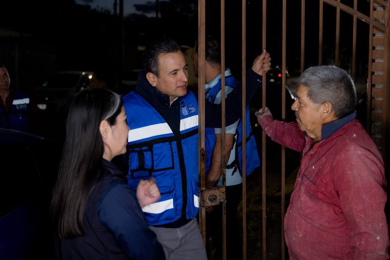 Recorre Alcalde zona de Alamedas, piden vecinos más iluminación en parques