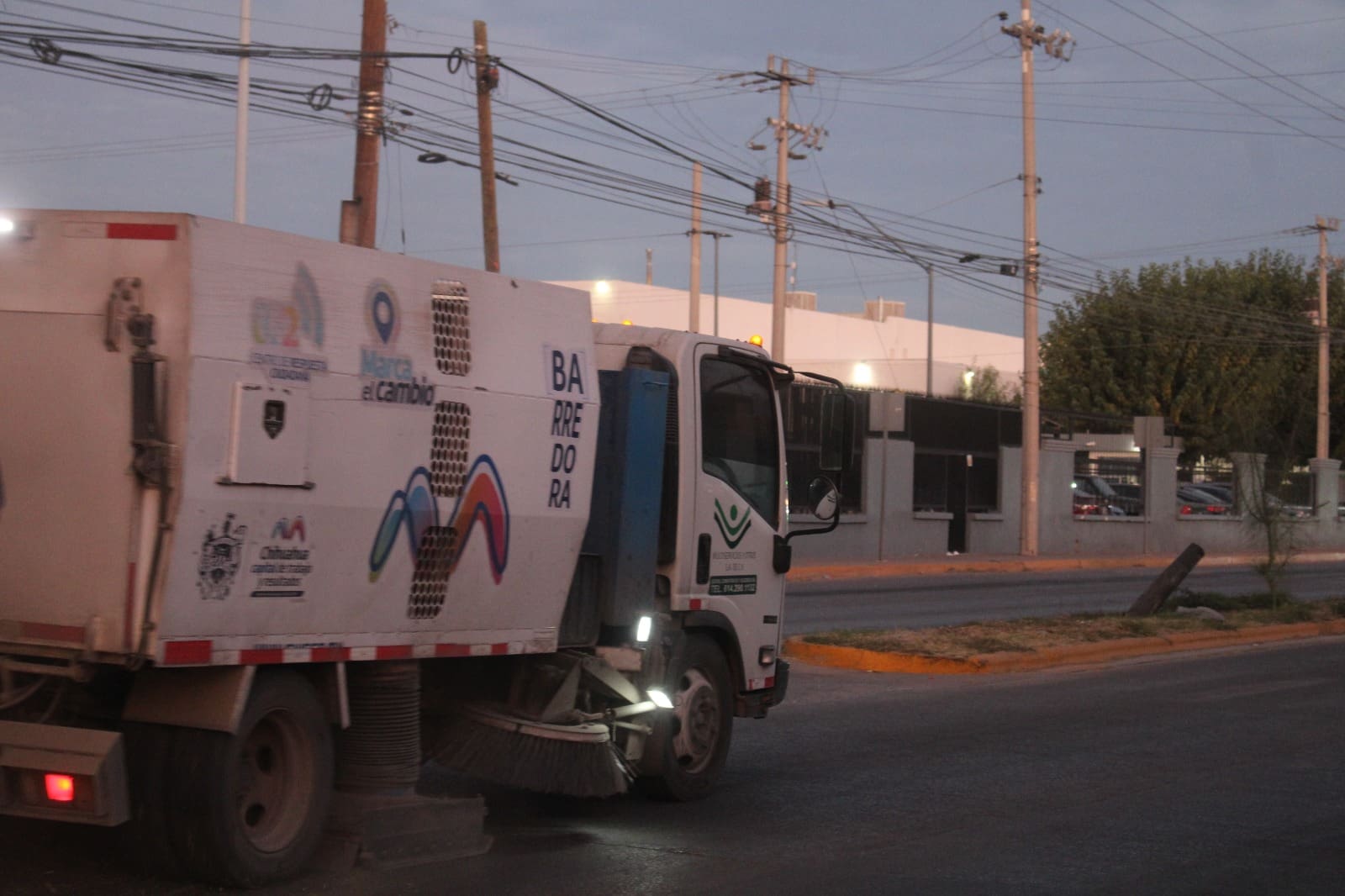 Limpian mil 400 kilómetros por semana