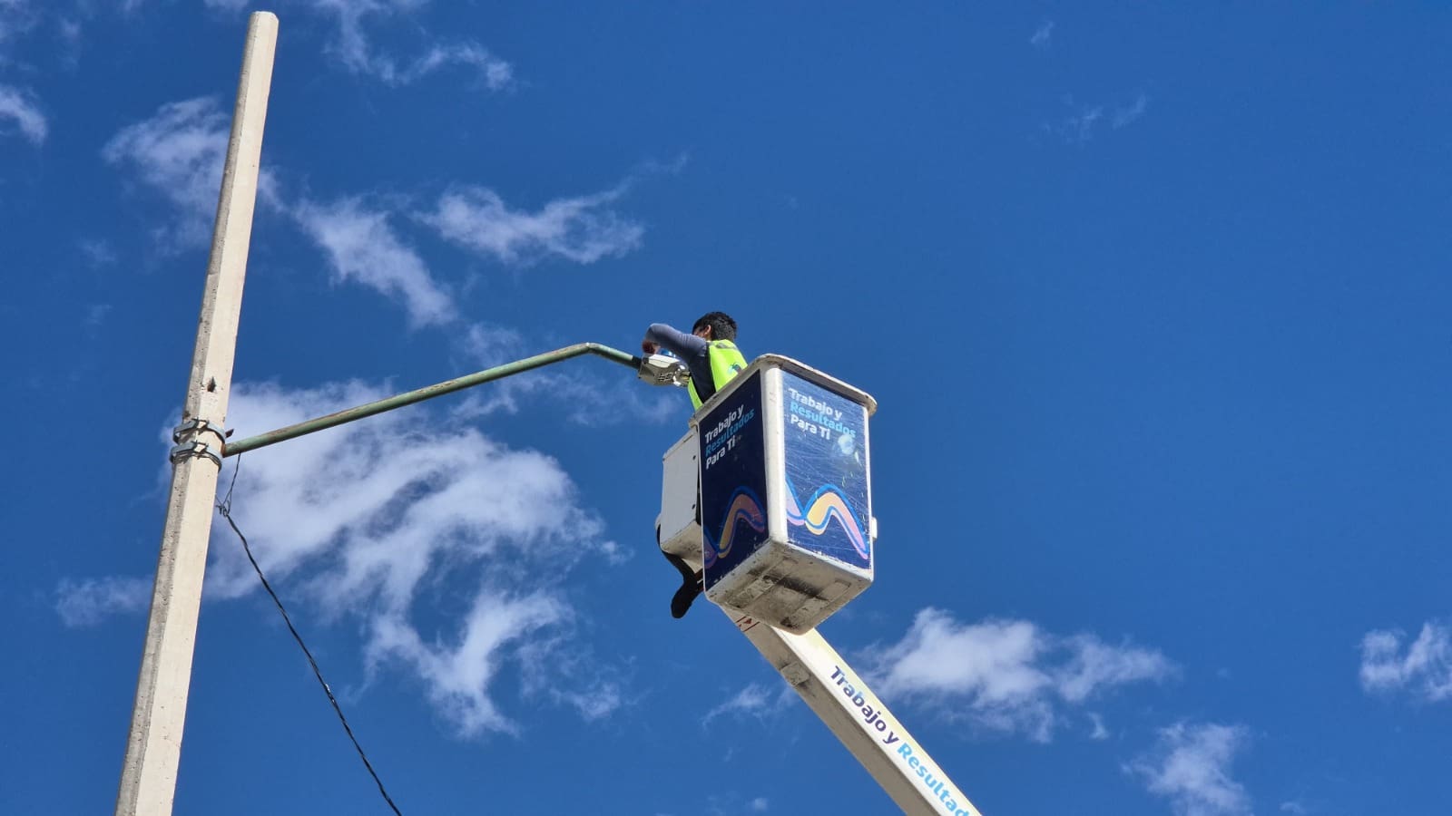Beneficia modernización del alumbrado a 7 mil vecinos de seis colonias