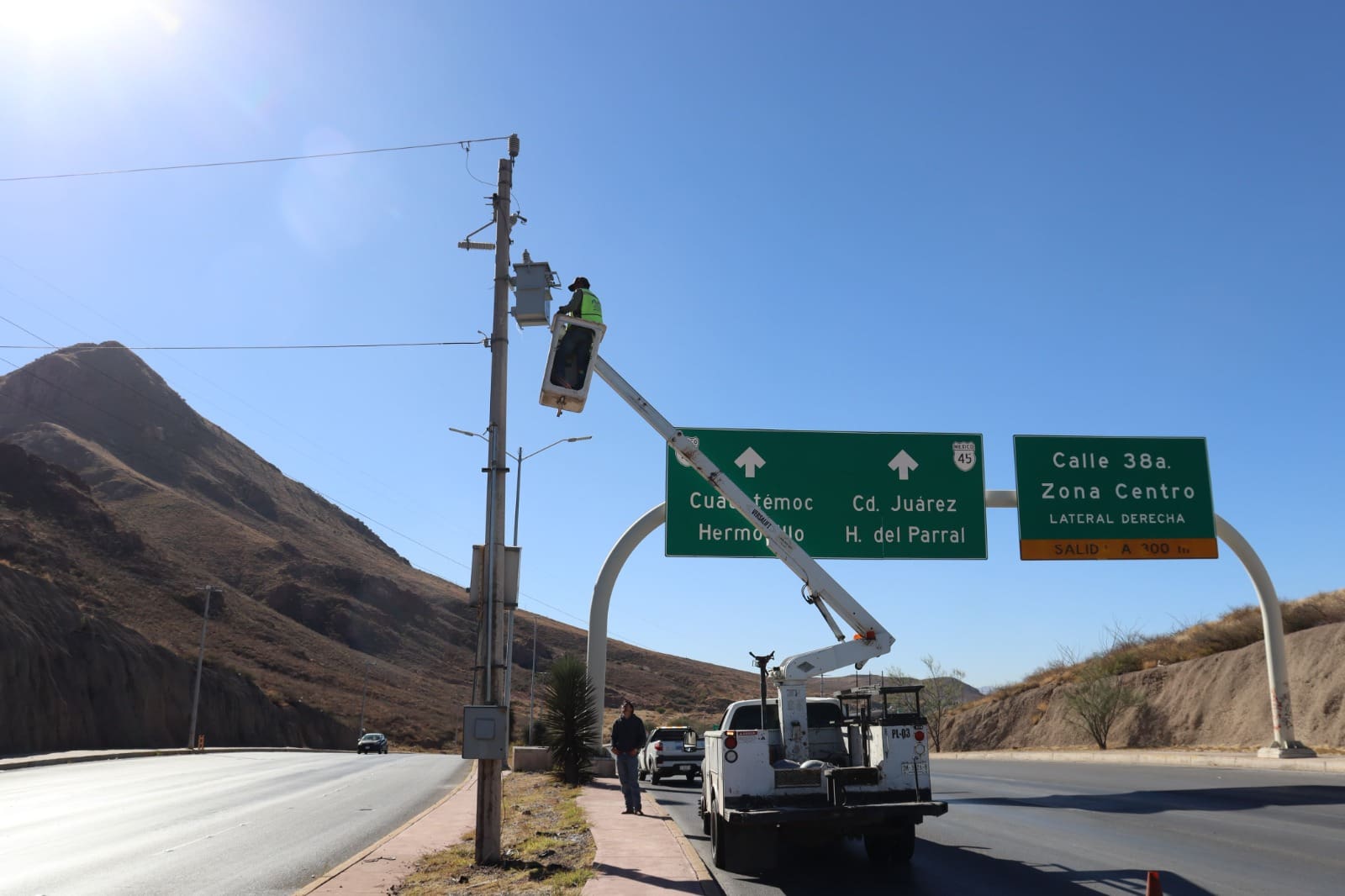 Tras actos vandálicos al alumbrado en el R. Almada instalan nuevos transformadores