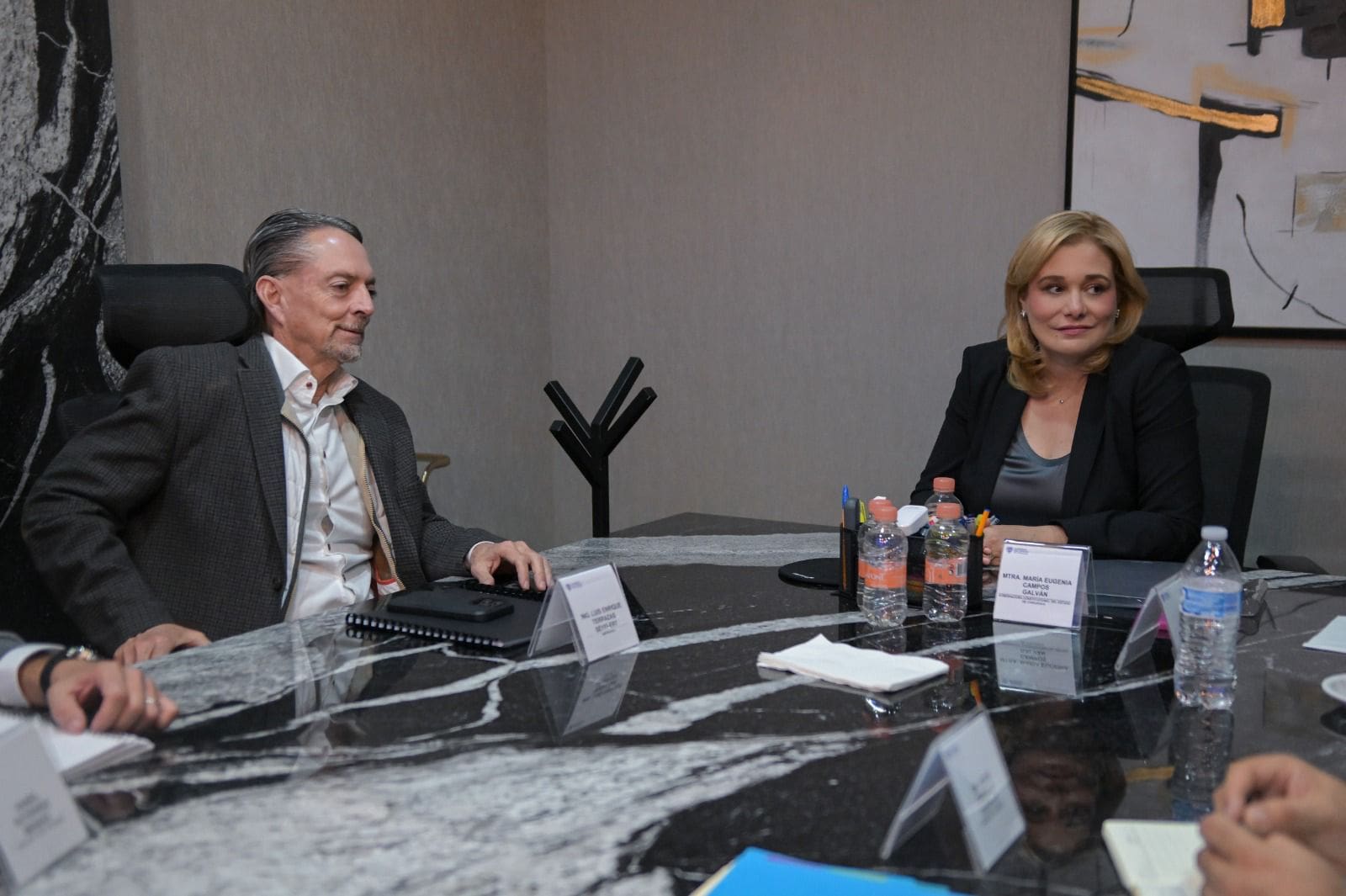 Maru Campos analiza con empresarios nuevos proyectos de desarrollo industrial