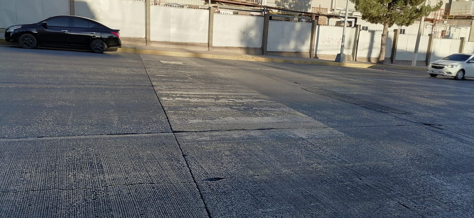 Urgen semáforos y señalización peatonal en El Saucito y Juan Escutia