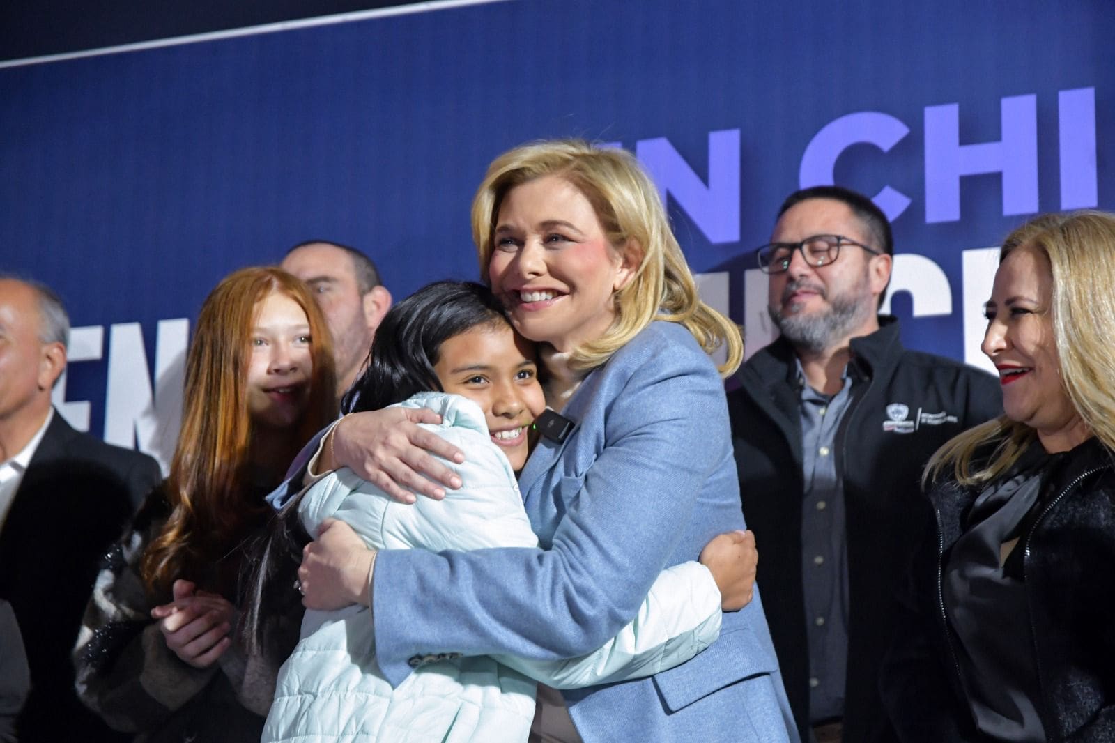 Maru Campos arranca entrega de chamarras de la campaña “Juntos contra el Frío”