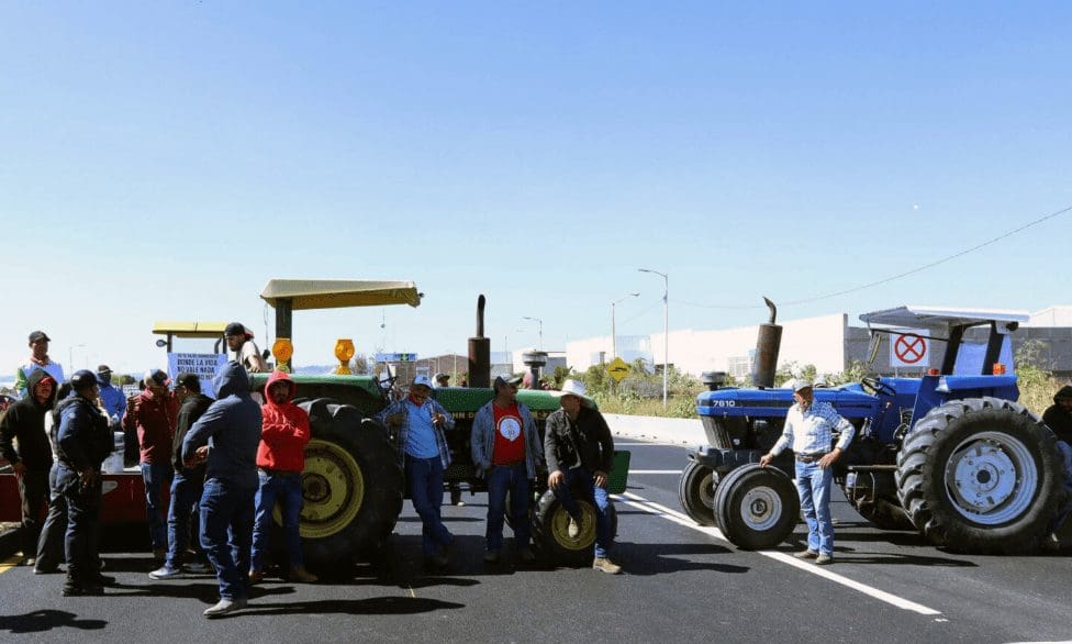 Campesinos y transportistas se unen: anuncian paro nacional el 24 de noviembre