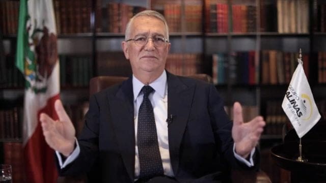 Acuerda Salinas Pliego pagar adeudos fiscales con descuento y en abonos
