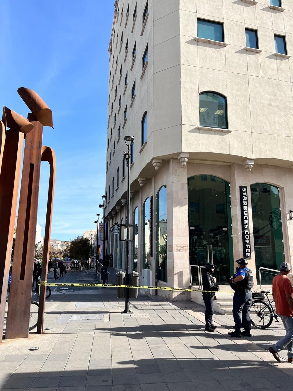 Desalojan edificios del centro por amenaza de bomba en Starbucks