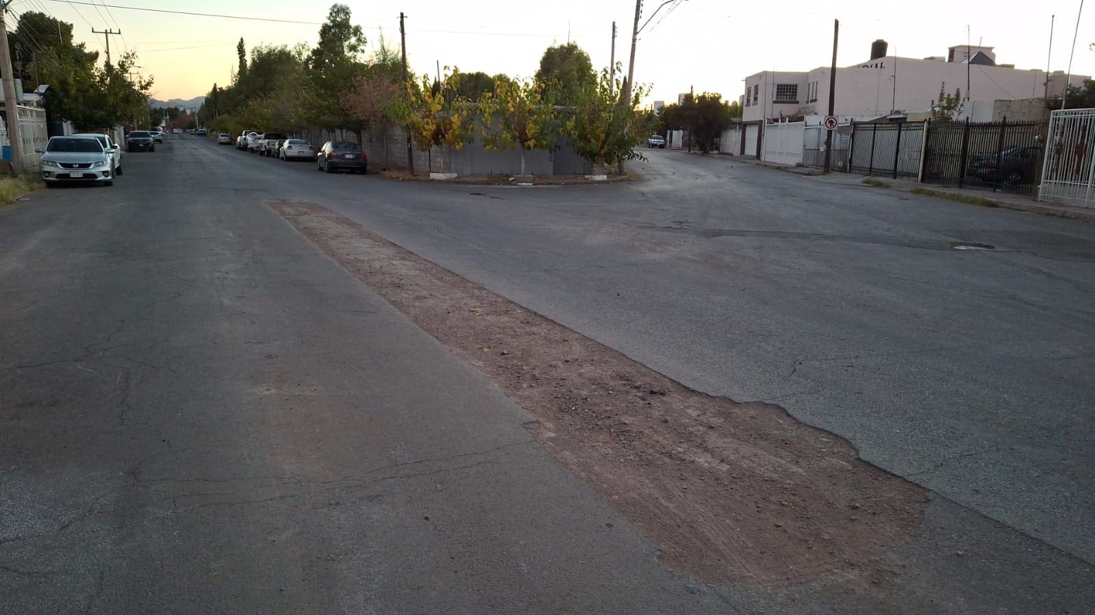 Vecinos denuncian zanjas sin pavimentar en Río Nazas y Río Bravo