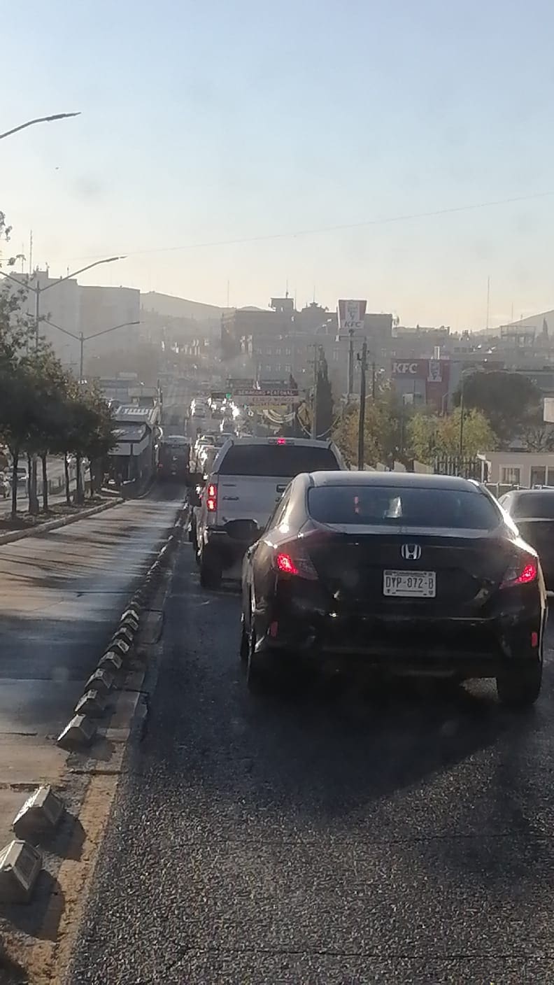 Cierran la avenida Carranza y parte de la Juárez por manifestación