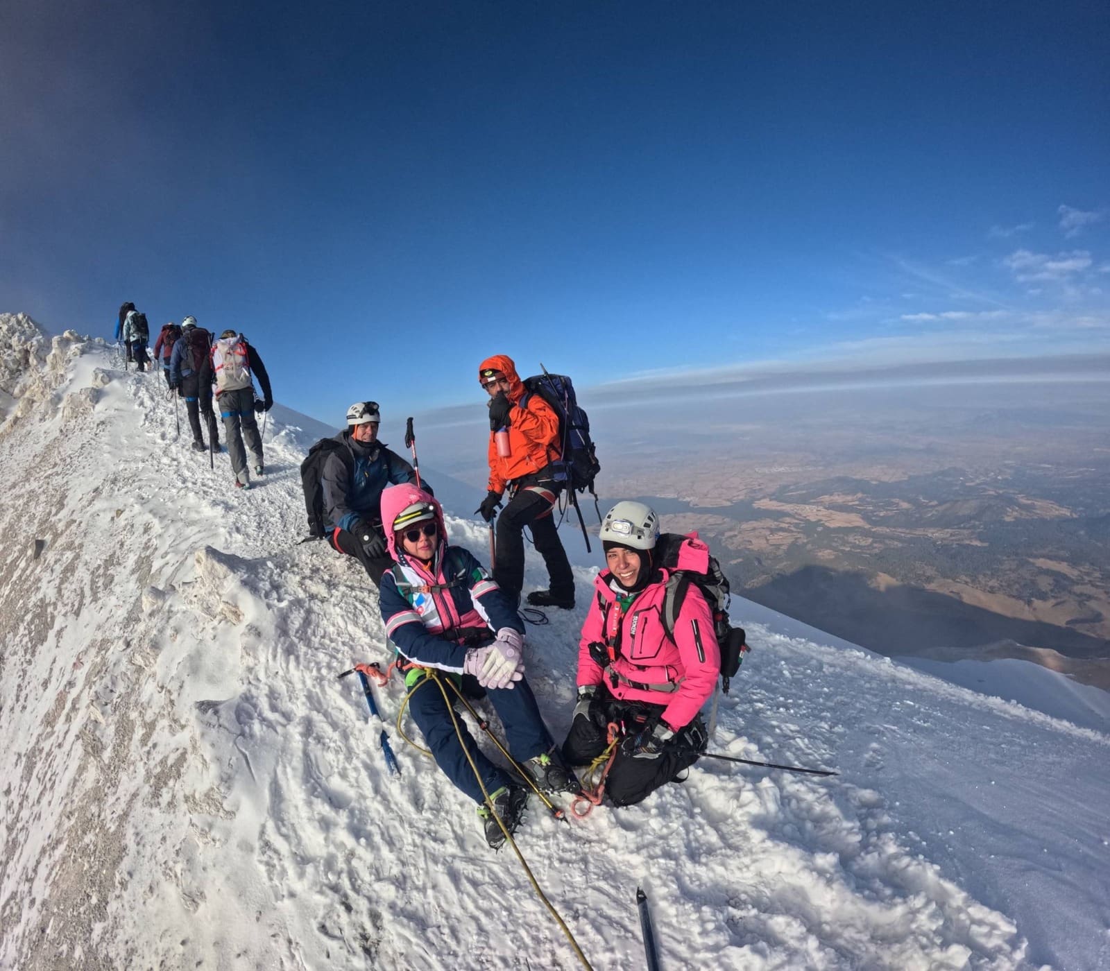 Alpinistas Chihuahuenses logran escalar el Pico de Orizaba