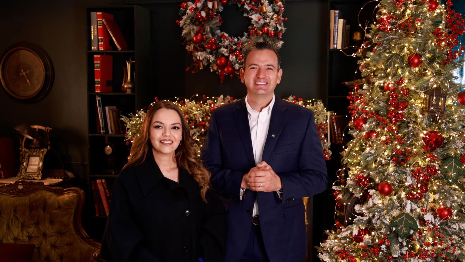 Bonilla y Karina envían mensaje navideño a las familias del municipio