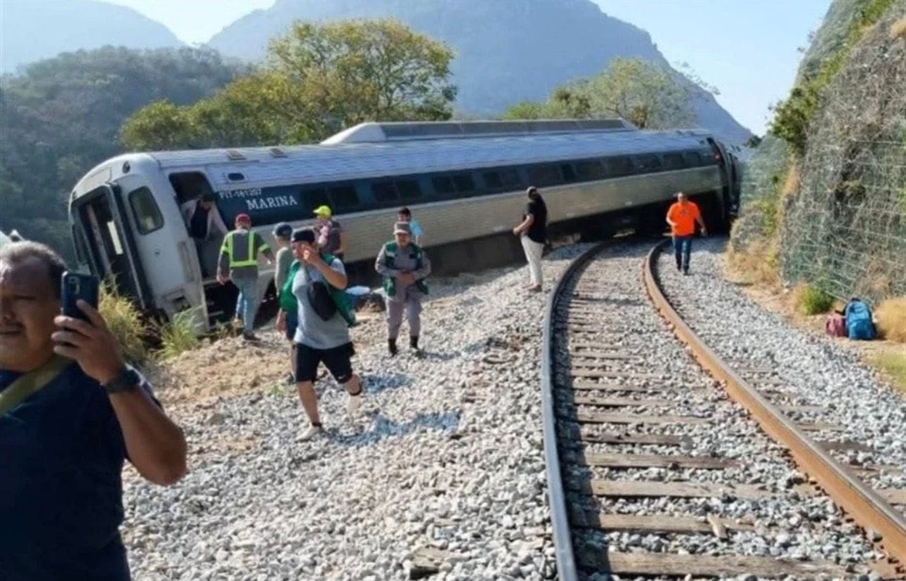 Descarrilamiento del Tren Interoceánico expone fallas de la Marina en la construcción