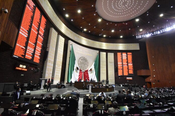 Exhibe Cuenta Pública 2025 sobreejercicio de 473 MMDP