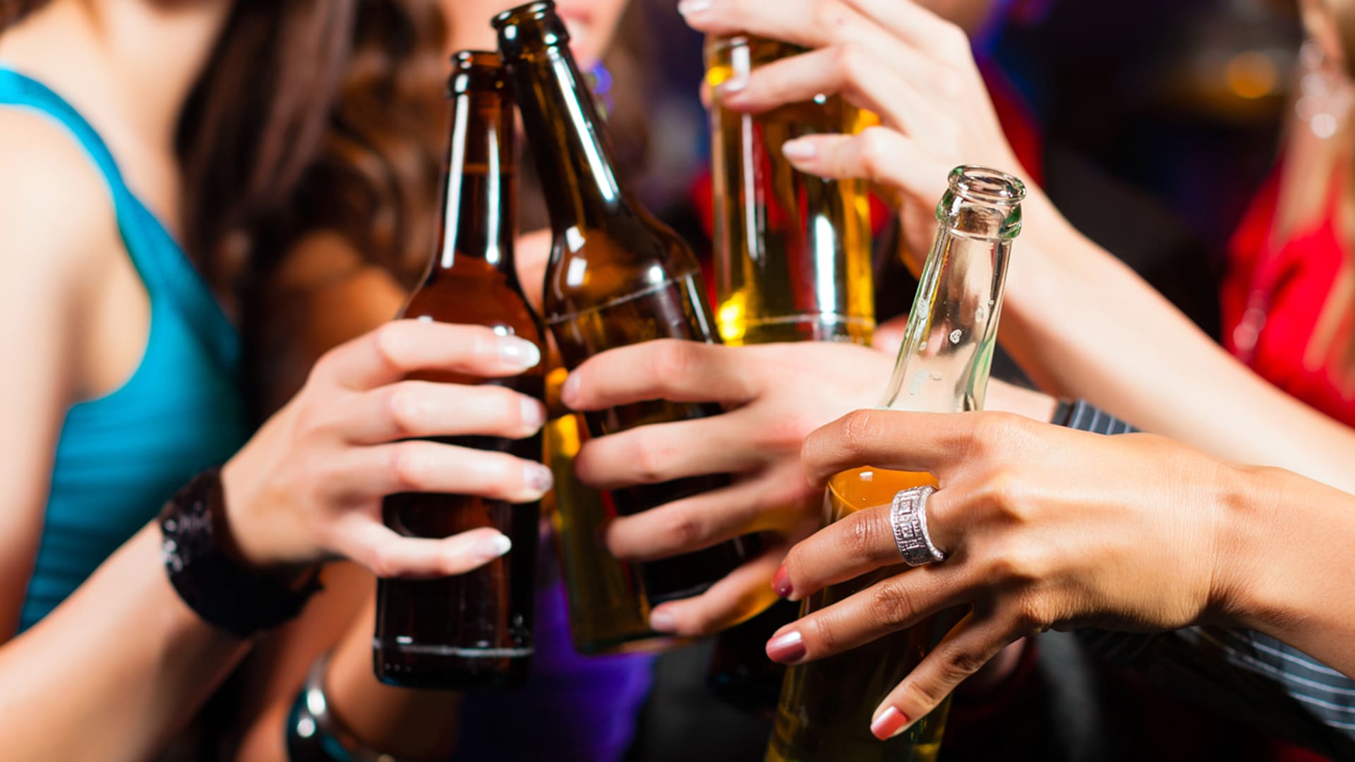Disminuye consumo excesivo de alcohol en adolescentes mexicanos