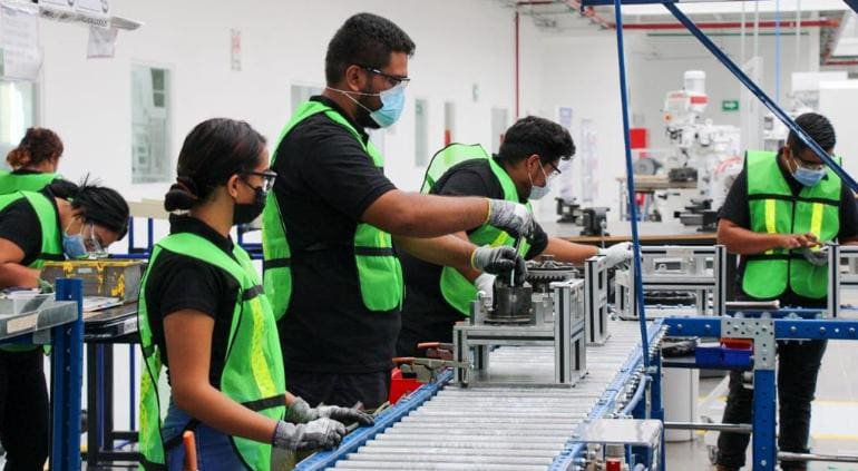 Trabajan en formalidad en México solo el 17%