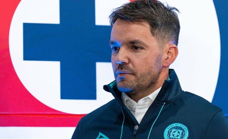 Técnico del Cruz Azul espera a dos refuerzos mas