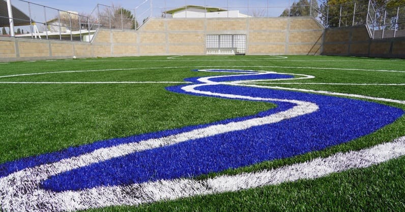 Municipio afina detalles en construcción de la cancha de futbol rápido en la Secundaria Técnica 77