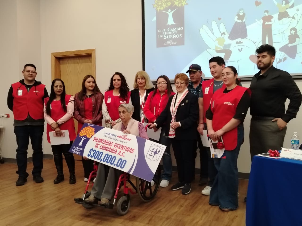Alsuper entrega donaciones a cuatro causas sociales