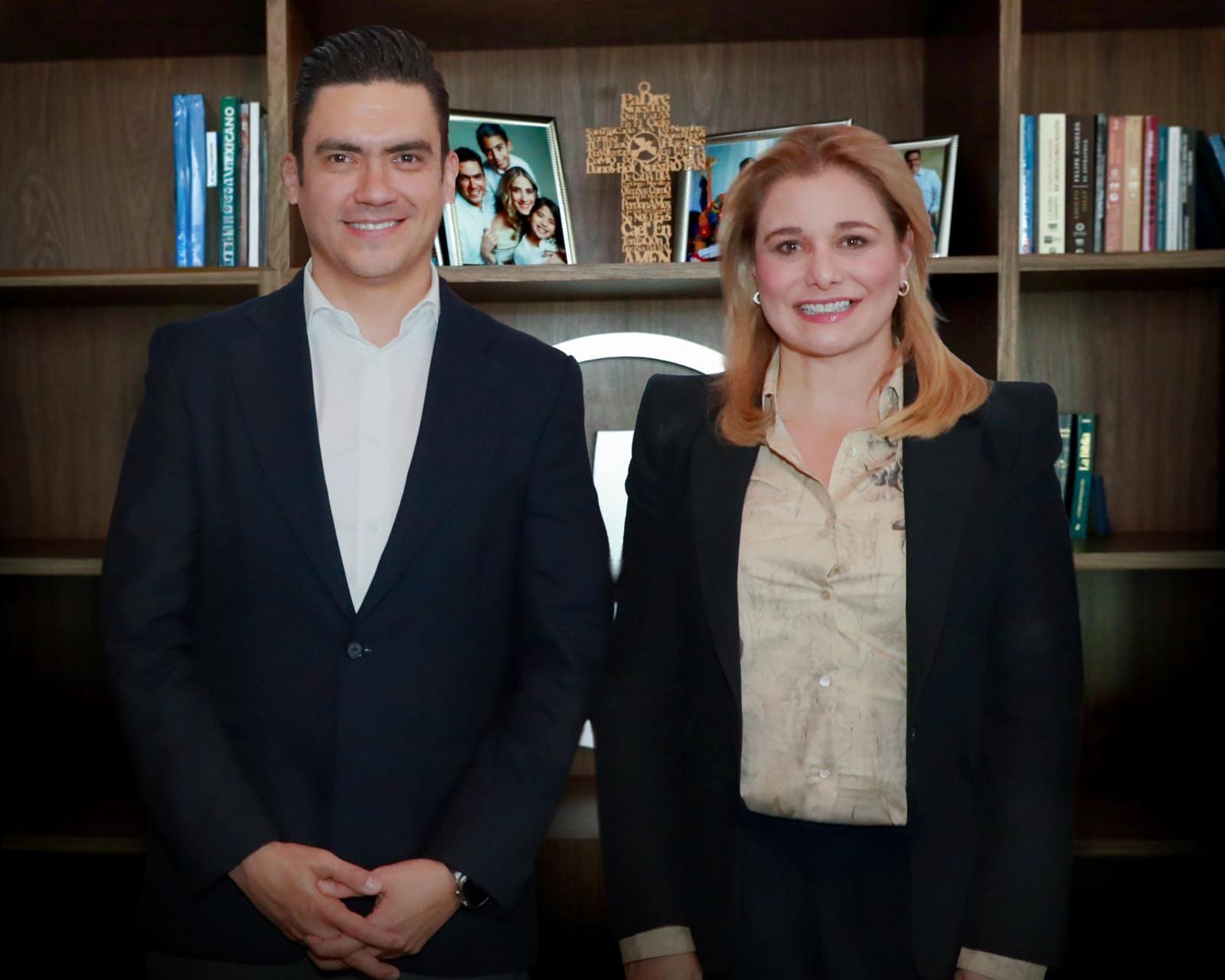 Se reúnen Maru y Romero en CDMX